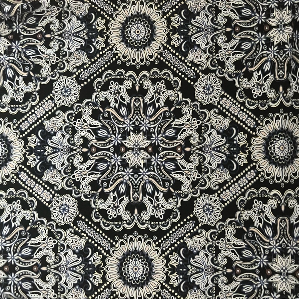 White House Black Market Black and White Patterned Top Size Medium Cold Shoulder - Picture 7 of 8